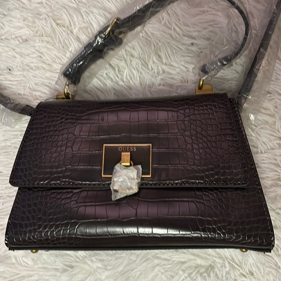 GUESS SATCHEL PURSE - Picture 1 of 4